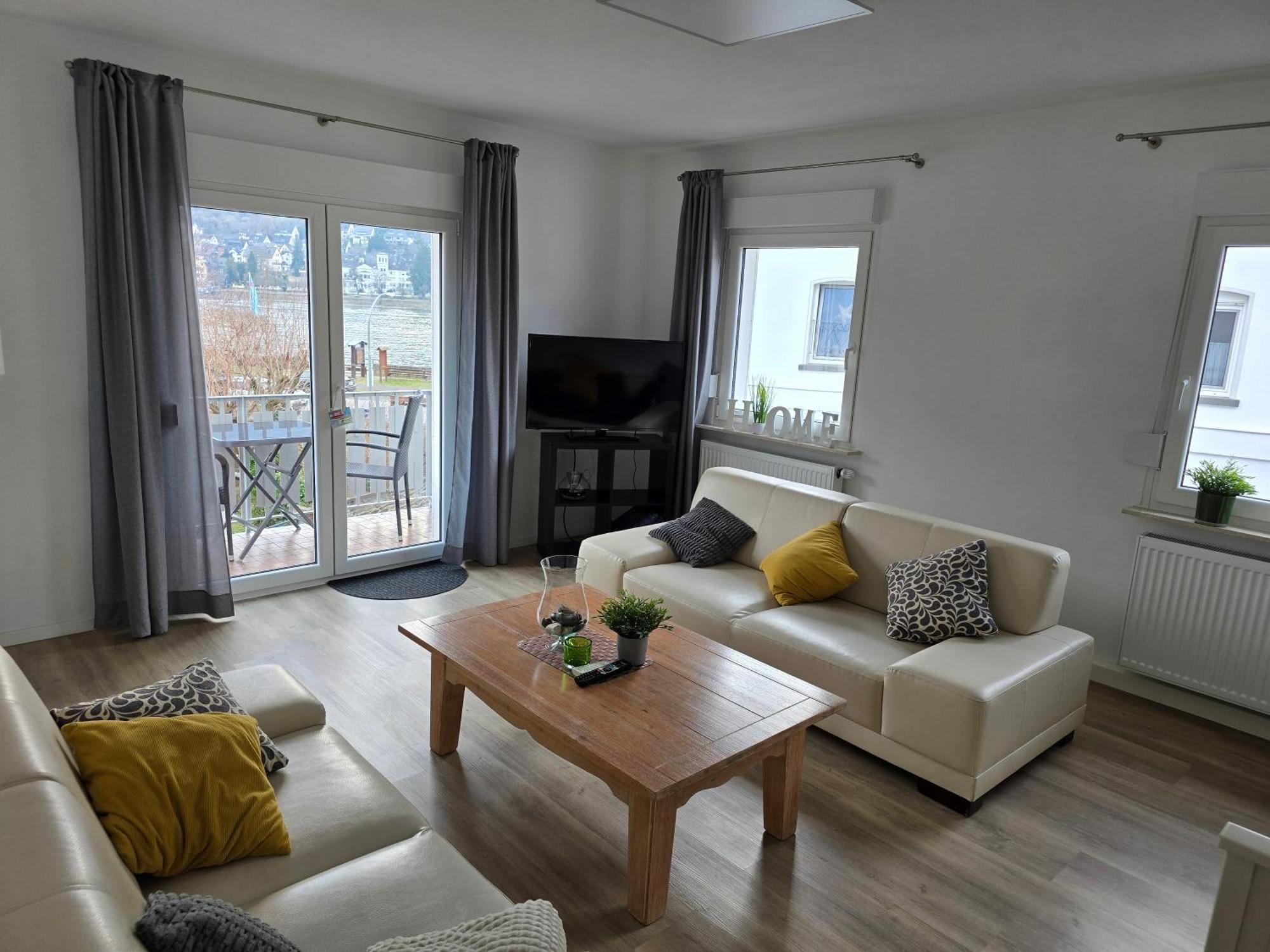 Ferienhaus Steigrhein Filsen Bagian luar foto